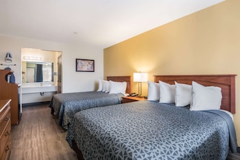 Standard Room, 2 Queen Beds, Non Smoking