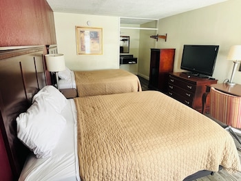 Room, 2 Queen Beds, Non Smoking