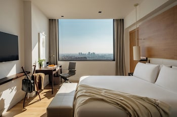 Red Level Supreme Room Panoramic Views