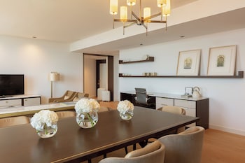 Red Level Presidential One Bedroom Suite