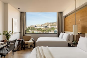 Premier Room