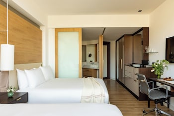 Red Level Two Bedroom Suite (3+1)