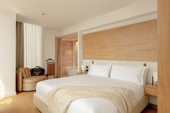 Red Level One Bedroom Master Suite