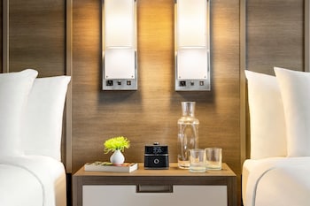 Standard Room, 2 Queen Beds (Bath Shower Combination)