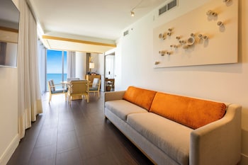 One Bedroom Oceanfront Suite King with Balcony