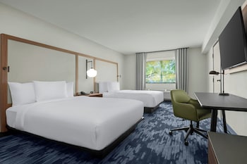 Room, 2 Queen Beds, Accessible Bathtub
