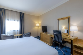 Standard Room, 1 King Bed, Non Smoking, Garden View