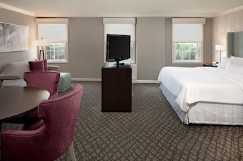 Deluxe Room, 1 King Bed
