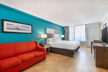 Room, 1 King Bed, Balcony, Oceanfront (Accessible)
