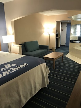 Suite, 1 King Bed, Smoking
