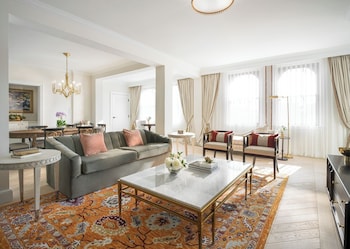 Suite, 2 Bedrooms (Dupont)