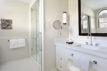Suite, 2 Bedrooms, Balcony (Estate View)