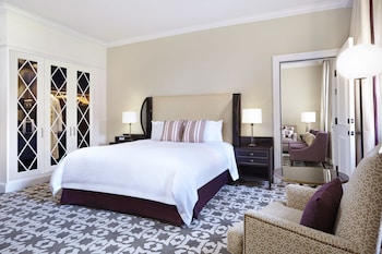 Suite, 2 Bedrooms, Balcony (Estate View)