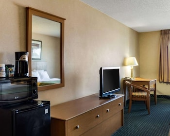 Double Room, 2 Queen Beds, Non Smoking