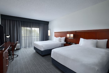 Room, 2 Queen Beds (Mobility Accessible, Roll-in Shower)