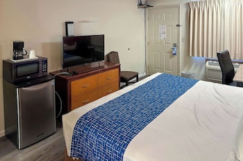 Suite, 1 King Bed, Non Smoking