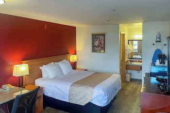 Standard Room, 1 Queen Bed, Non Smoking