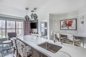Suite, 1 King Bed with Sofa bed, Hearing Accessible, Kitchen