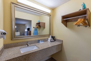 Standard Room, 2 Queen Beds, Smoking