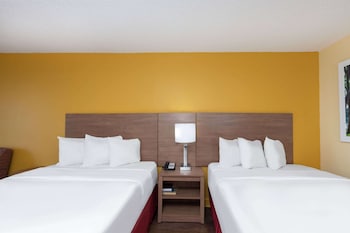 Room, 2 Queen Beds, Accessible, Non Smoking