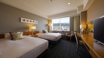 High Floor Luxe Twin Room, Non Smoking, 31sqm