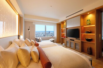 Suite Hollywood Twin Room, Non-Smoking, 64sqm