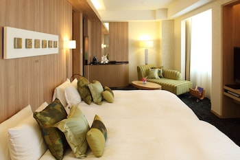 High Floor Luxe Deluxe Hollywood Twin Room, Non Smoking, 44sqm