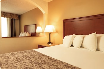 Standard Room, 2 Queen Beds, Non Smoking, Pool View