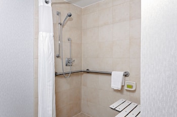 Two Queen Beds, Non-Smoking, Roll In Shower