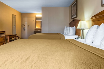 Standard Room, 2 Queen Beds, Non Smoking