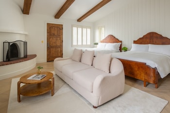 Bungalow, 2 Queen Beds, Fireplace