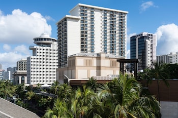 Banyan Deluxe City View King, Newly Renovated