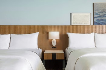 Room, 2 Queen Beds, Ocean View, Tower (Tower, Newly Renovated)
