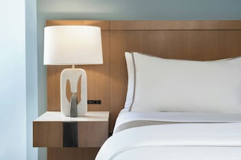 Tower Waikiki City, Mobility/Hearing Accessible, 1 King, City View, Newly Renovated