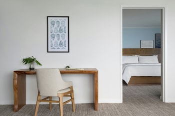 Suite, 1 Bedroom, Oceanfront (Tower Suite, Newly Renovated)