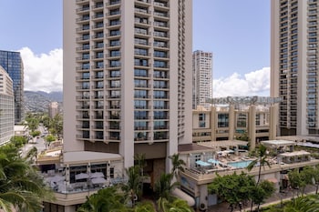 Banyan, City View, Accessible Roll-in-Shower, 1 King or 1 Queen, Newly Renovated