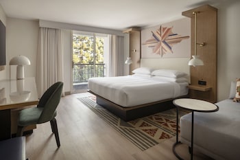 Room, 1 King Bed (Mobility/Hearing Accessible, Tub)