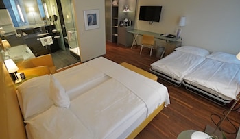Family Room, 1 Bedroom