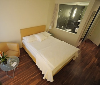 Economy Double Room, 1 Queen Bed