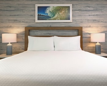 Room, 1 King Bed, Ocean View (ADA Guestroom)