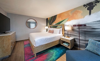 Suite, Multiple Beds, Partial Ocean View, Poolside (Cabana)