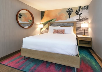 Suite, Multiple Beds, Partial Ocean View, Poolside (Cabana)