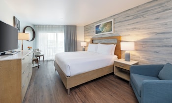 Room, 1 King Bed, Ocean View (ADA Guestroom)