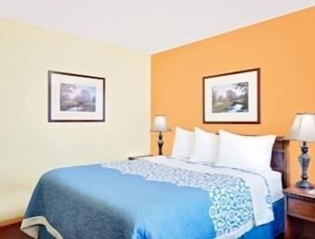 Suite, 1 King Bed, Non Smoking