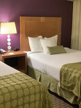 Room, 2 Queen Beds, Non Smoking, Pool View