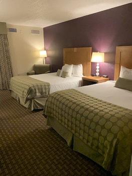 Room, 2 Queen Beds, Non Smoking, Pool View