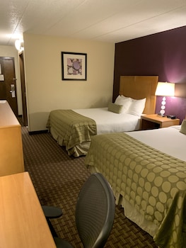 Room, 2 Queen Beds, Non Smoking, Pool View