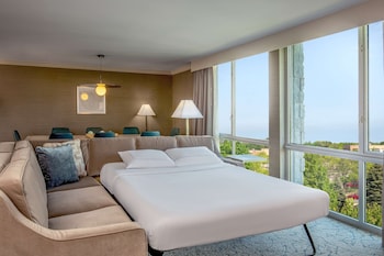 Suite (North Shore Suite with Parlor)