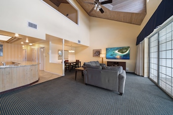 Suite, 1 Bedroom (Sunset View)