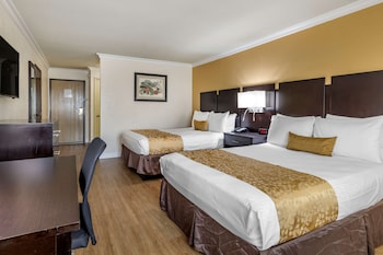 Standard Room, 2 Queen Beds, Non Smoking, Refrigerator